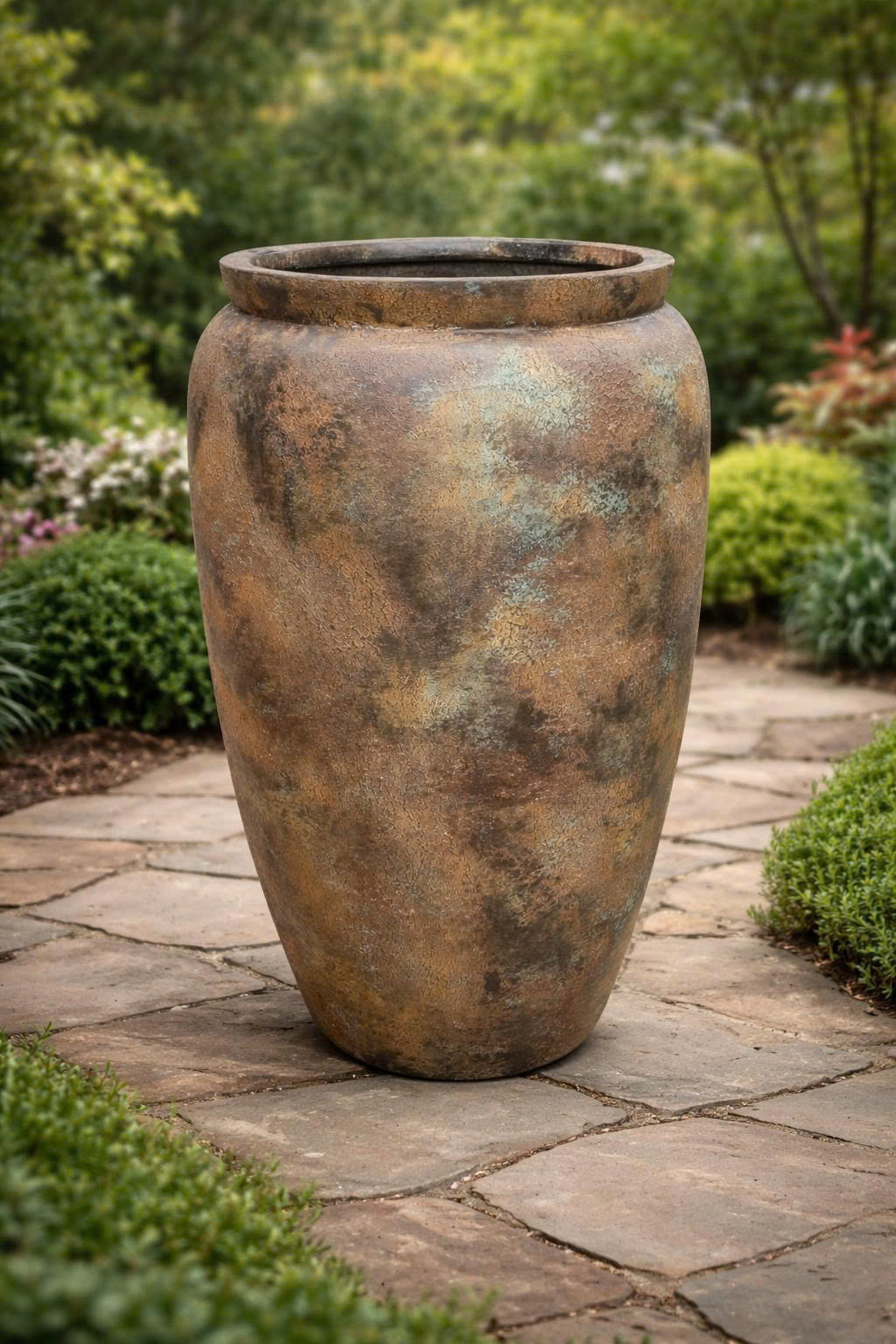 Poly planter with an antique painted finish_HoangPhuongCrafts_manufacturer_1