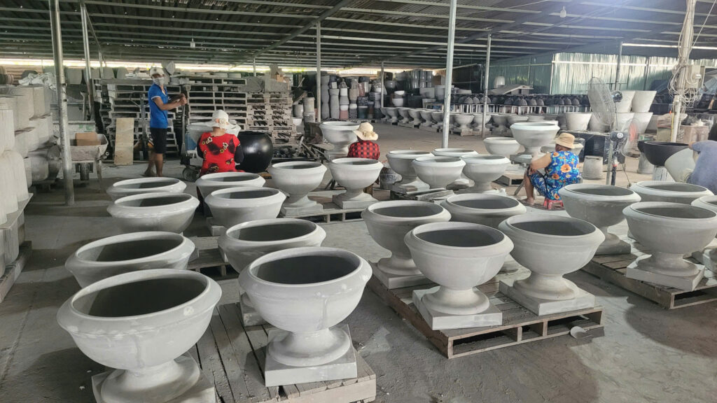 Garden pots manufacturer in Vietnam for importers and wholesalers
