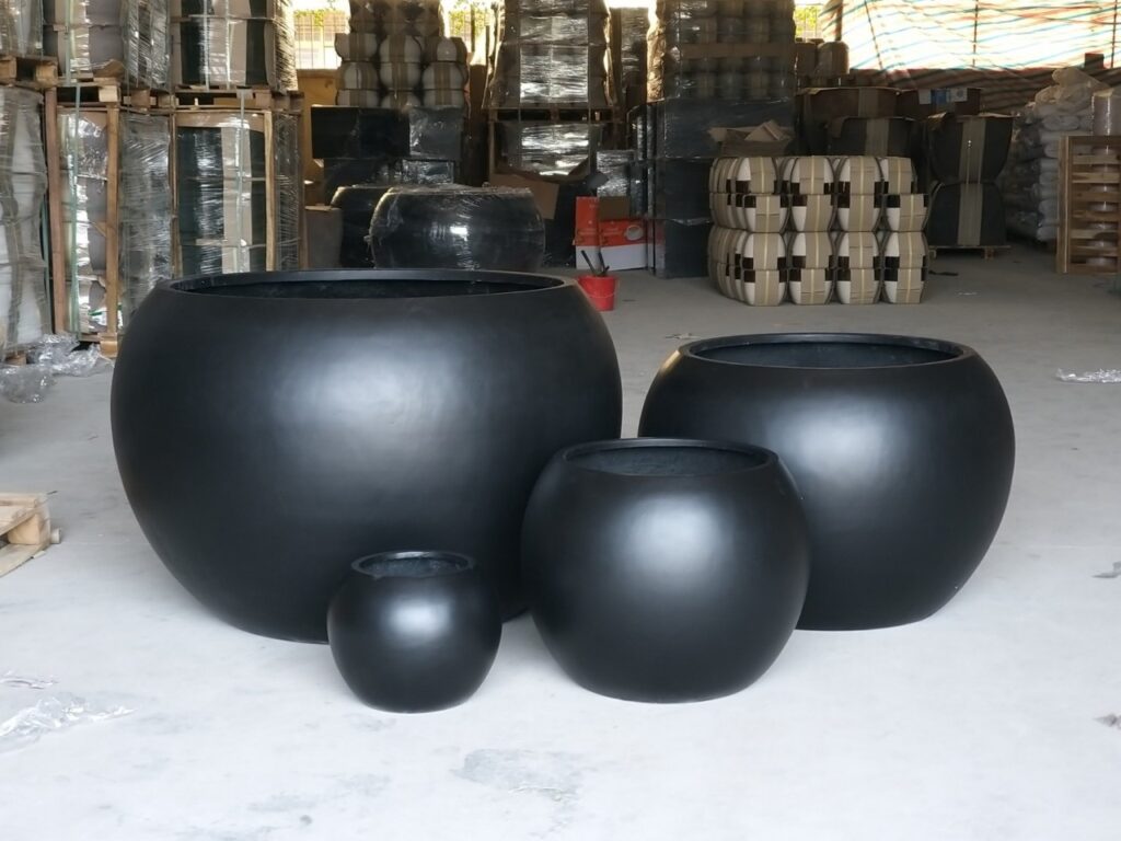 As a trusted Pots and Planters Manufacturer in Vietnam, Hoang Phuong Crafts supplies premium planter collections to buyers worldwide.